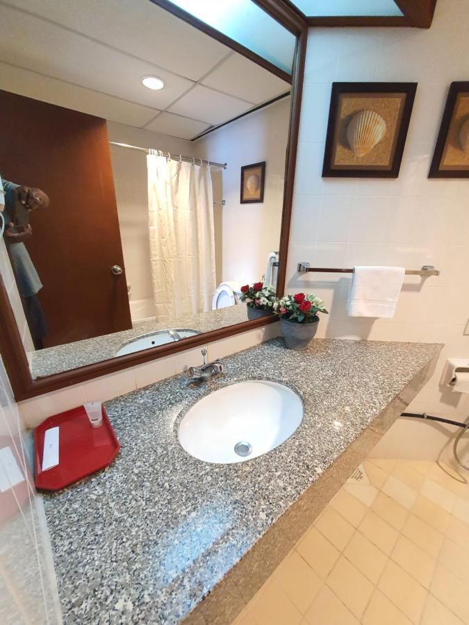 Seaview Deluxe Studio Couples Room S ทานจุงบุงาห์ ภายนอก รูปภาพ