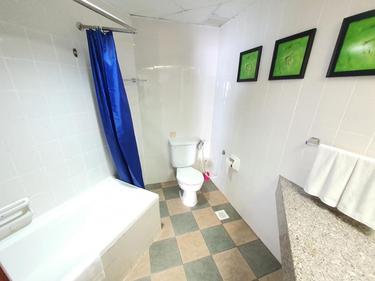 Seaview Deluxe Studio Couples Room S ทานจุงบุงาห์ ภายนอก รูปภาพ