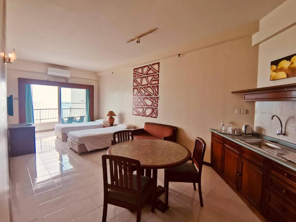 Seaview Deluxe Studio Couples Room S ทานจุงบุงาห์ ภายนอก รูปภาพ
